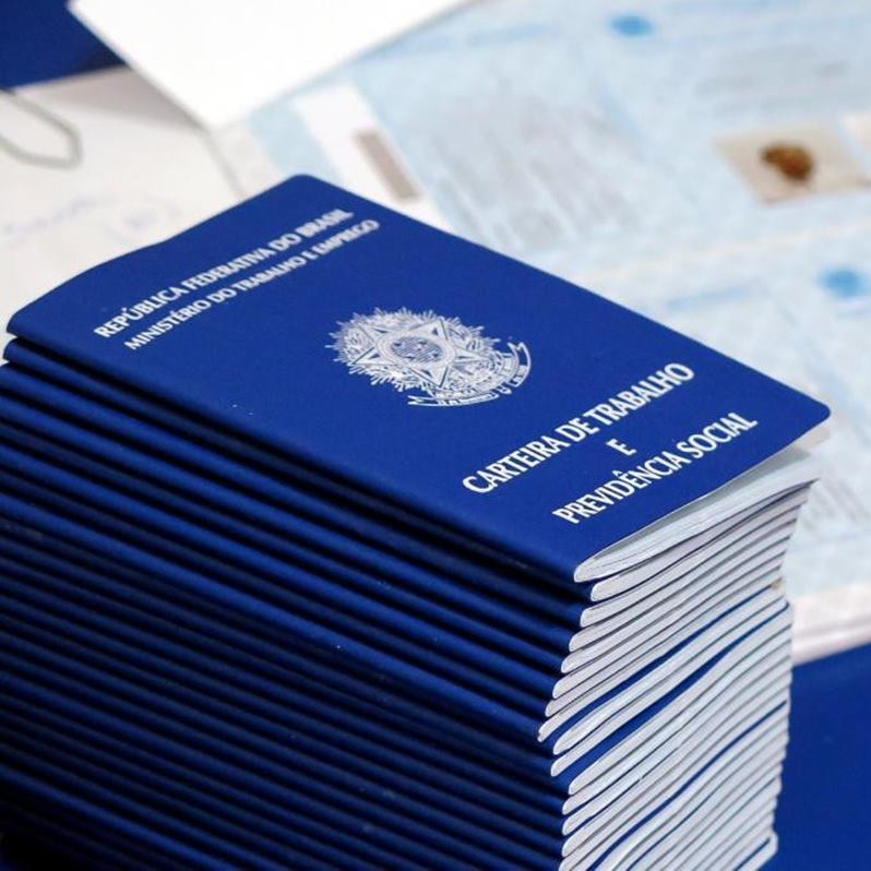 Com risco de derrota, governo tenta adiar votação de veto da desoneração da folha